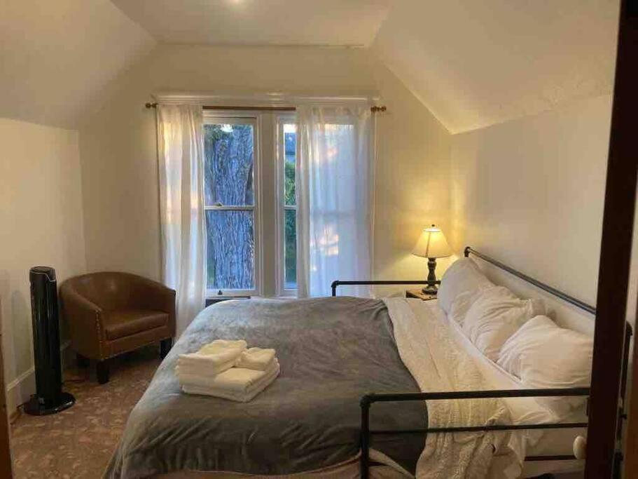 Victorian Guest Getaway-20Mins To Glacier National Park-10Mins To Airport! Колумбия-Фолс Экстерьер фото