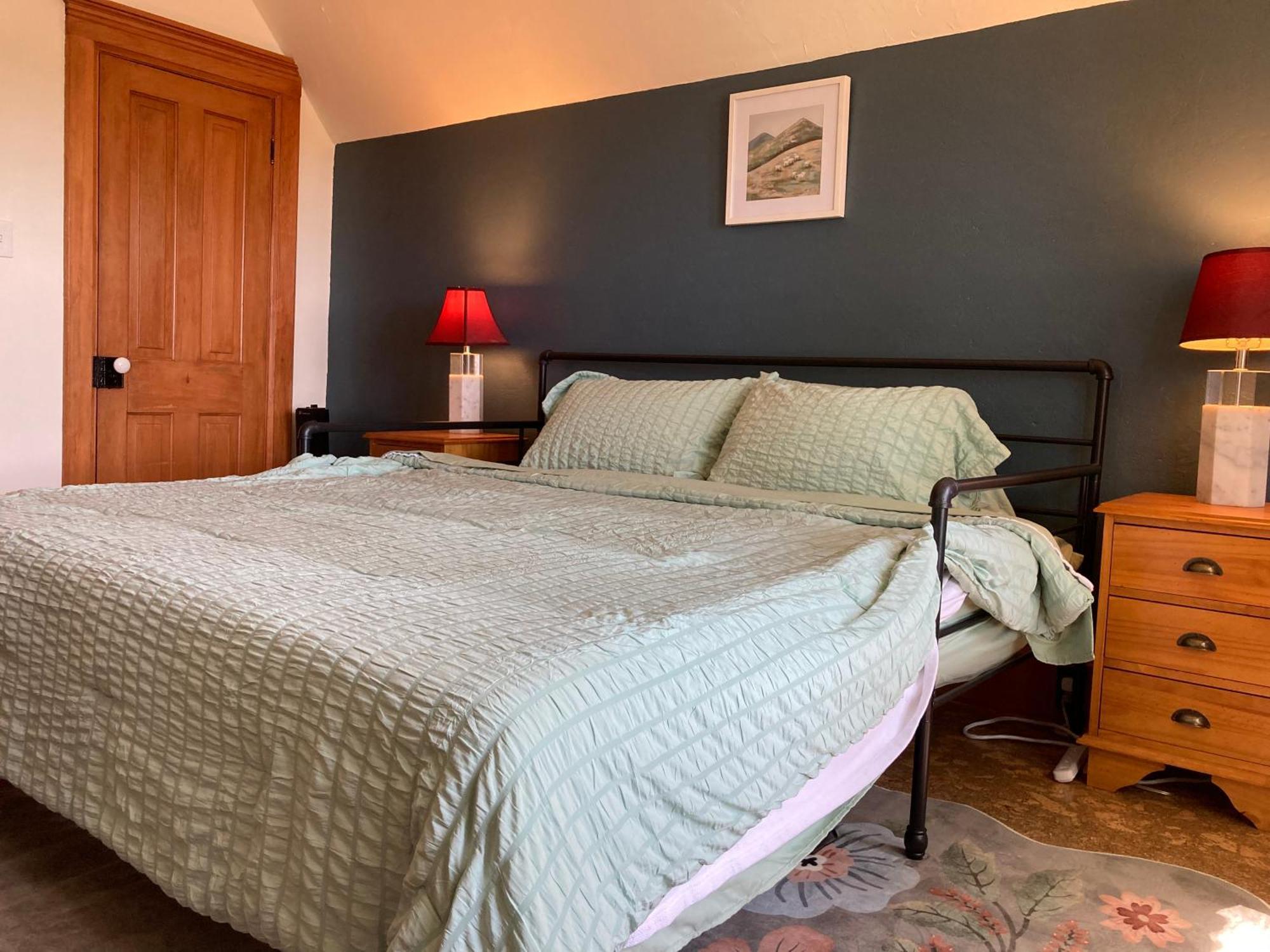 Victorian Guest Getaway-20Mins To Glacier National Park-10Mins To Airport! Колумбия-Фолс Экстерьер фото